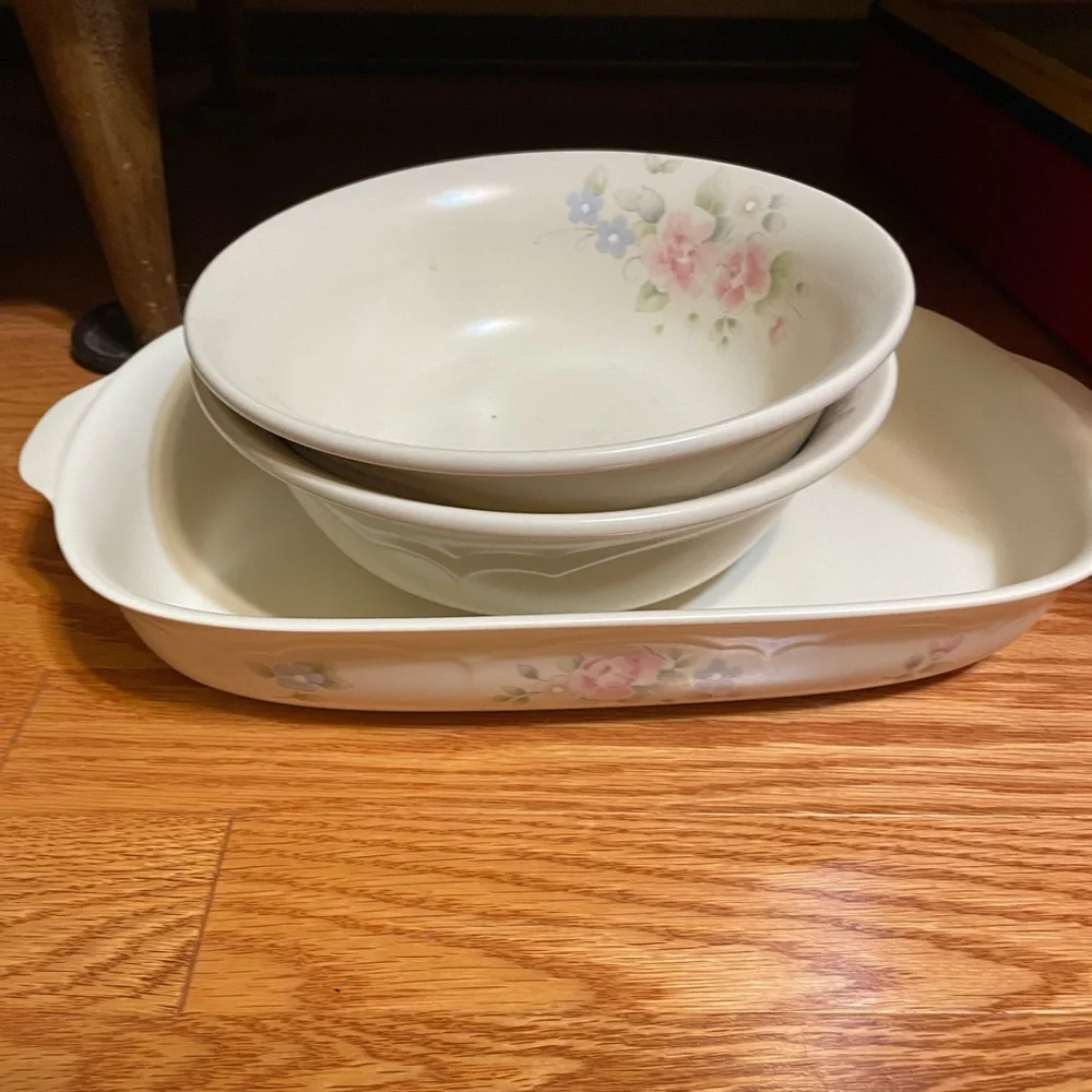 Pfaltzgraff Tea Rose Serving Bowls & Baking Dish - Picture 2 of 3
